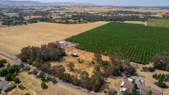 4.59 Acres of Residential Land with Home for Sale in Vacaville, California