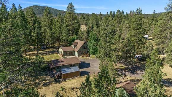 2.06 Acres of Residential Land with Home for Sale in Klamath Falls, Oregon