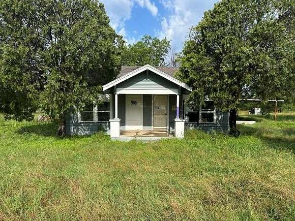 4.009 Acres of Residential Land with Home for Sale in Bangs, Texas