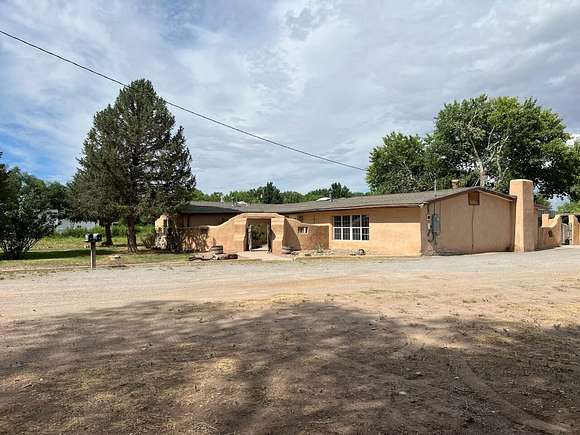 3.33 Acres of Residential Land with Home for Sale in Peralta, New Mexico