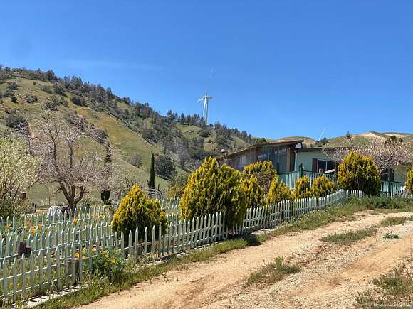 10.31 Acres of Land with Home for Sale in Tehachapi, California