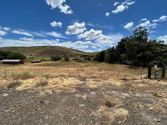1.3 Acres of Residential Land for Sale in Pomeroy, Washington