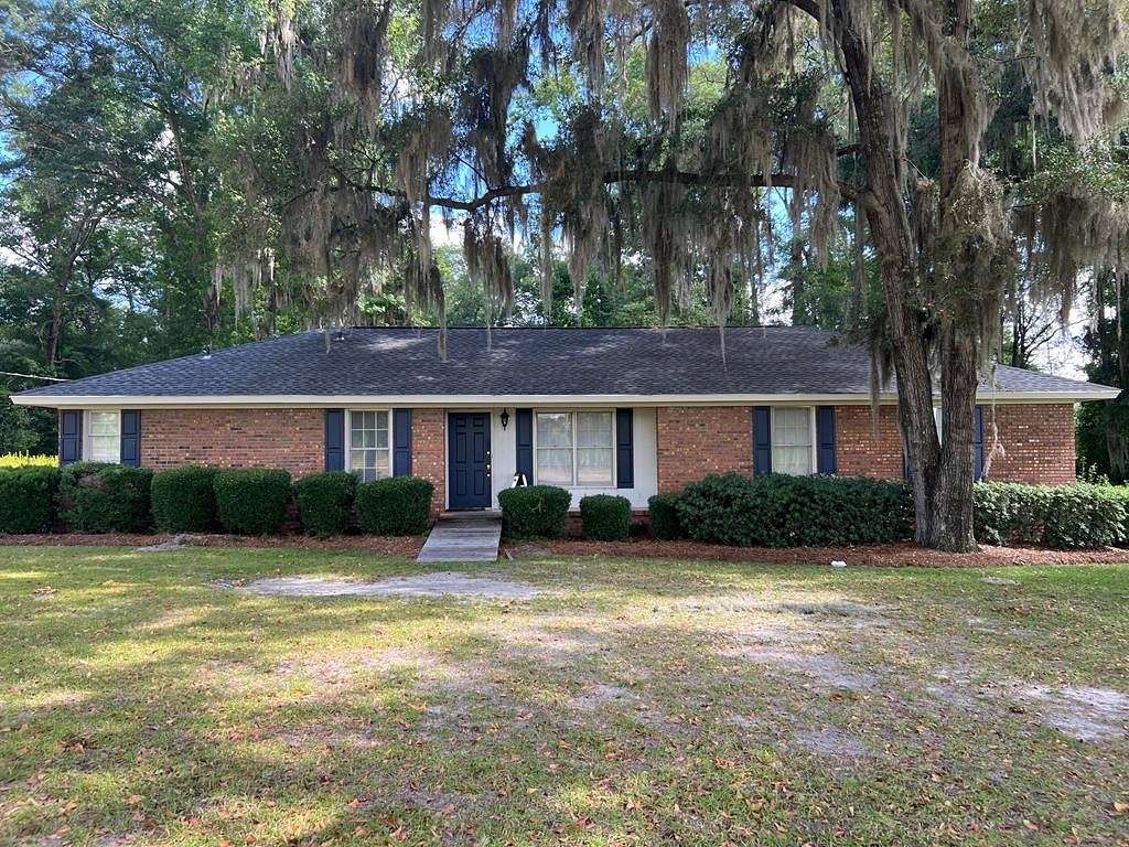 4.3 Acres of Residential Land with Home for Sale in Vidalia, Georgia