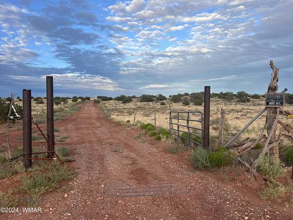 120.75 Acres of Land with Home for Sale in Snowflake, Arizona