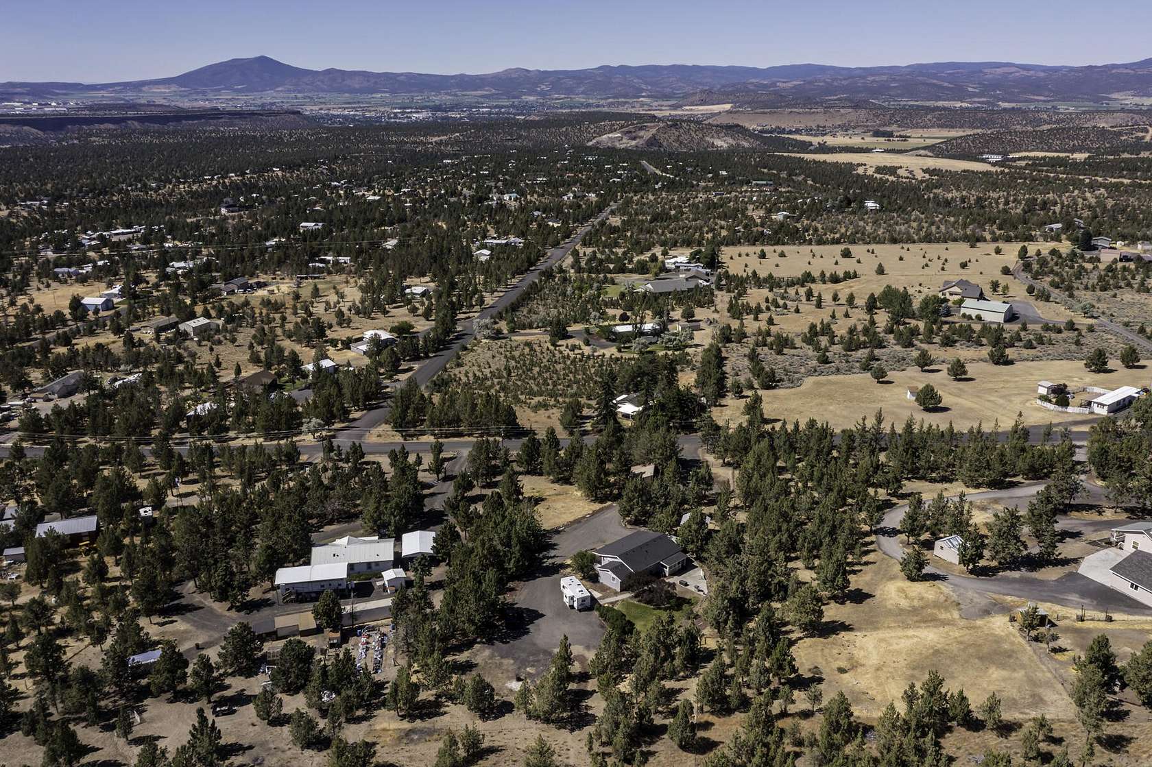 2.39 Acres of Residential Land with Home for Sale in Prineville, Oregon