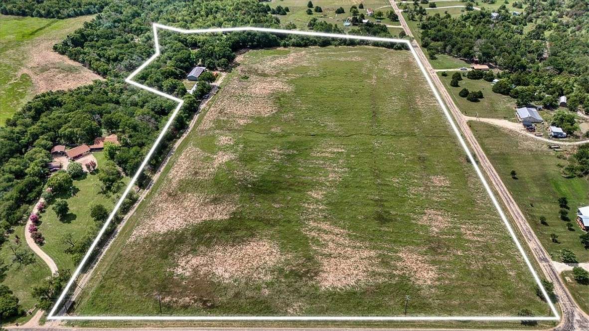 18.57 Acres of Land with Home for Sale in Moody, Texas