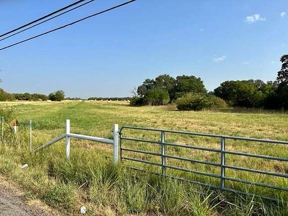 3.97 Acres of Residential Land for Sale in Elm Mott, Texas