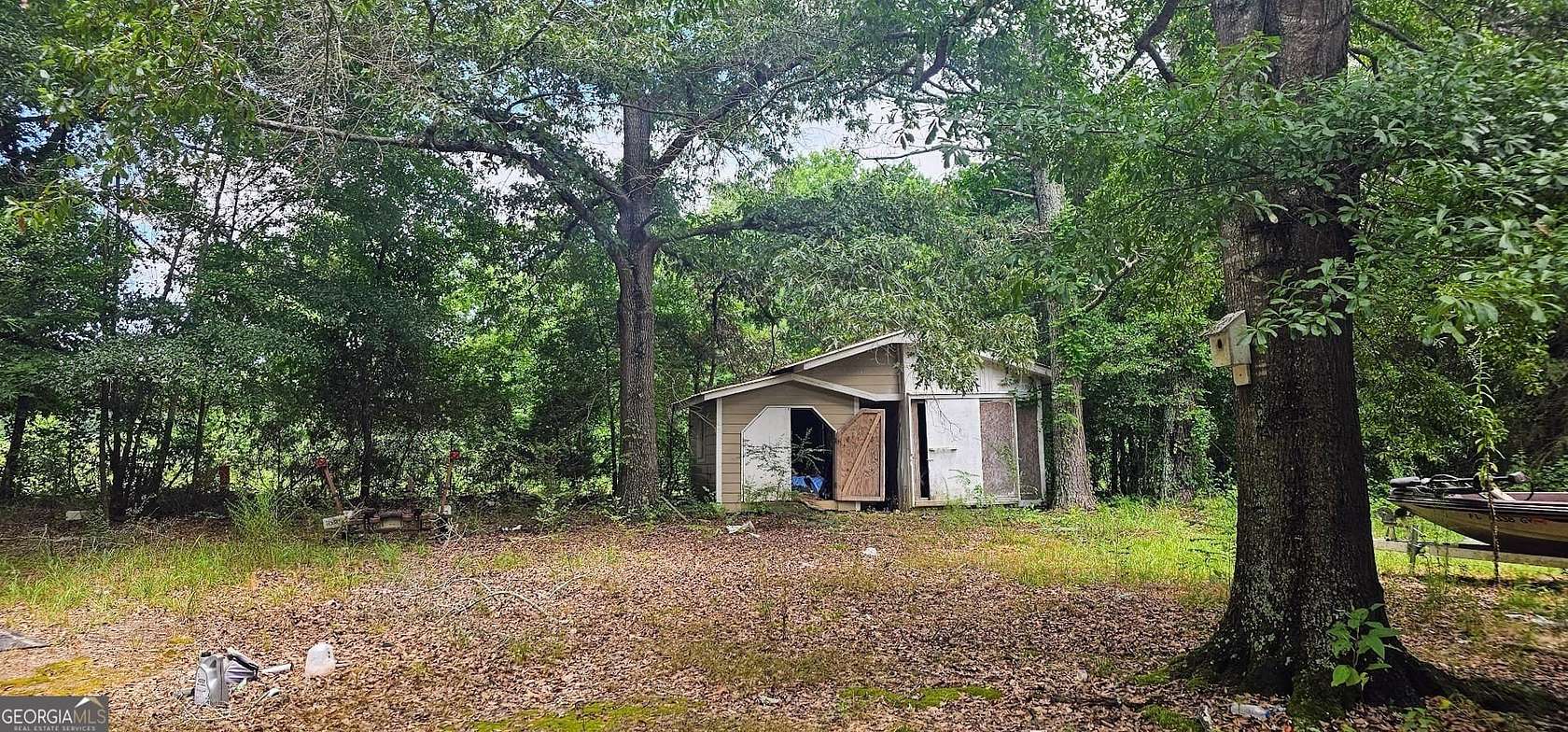 2 Acres of Residential Land with Home for Sale in Molena, Georgia