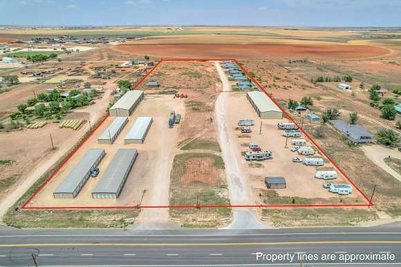 13 Acres of Improved Commercial Land for Sale in Seminole, Texas