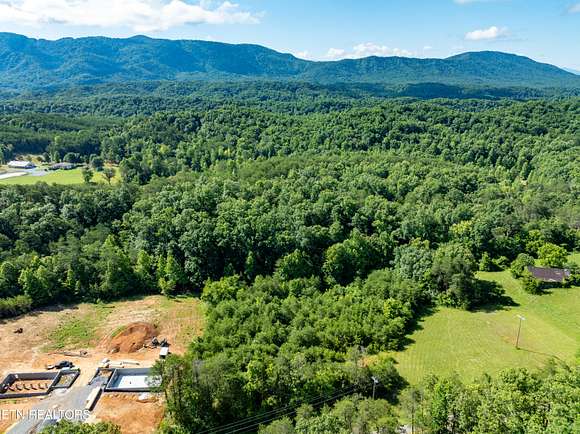 33 Acres of Recreational Land for Sale in Maryville, Tennessee