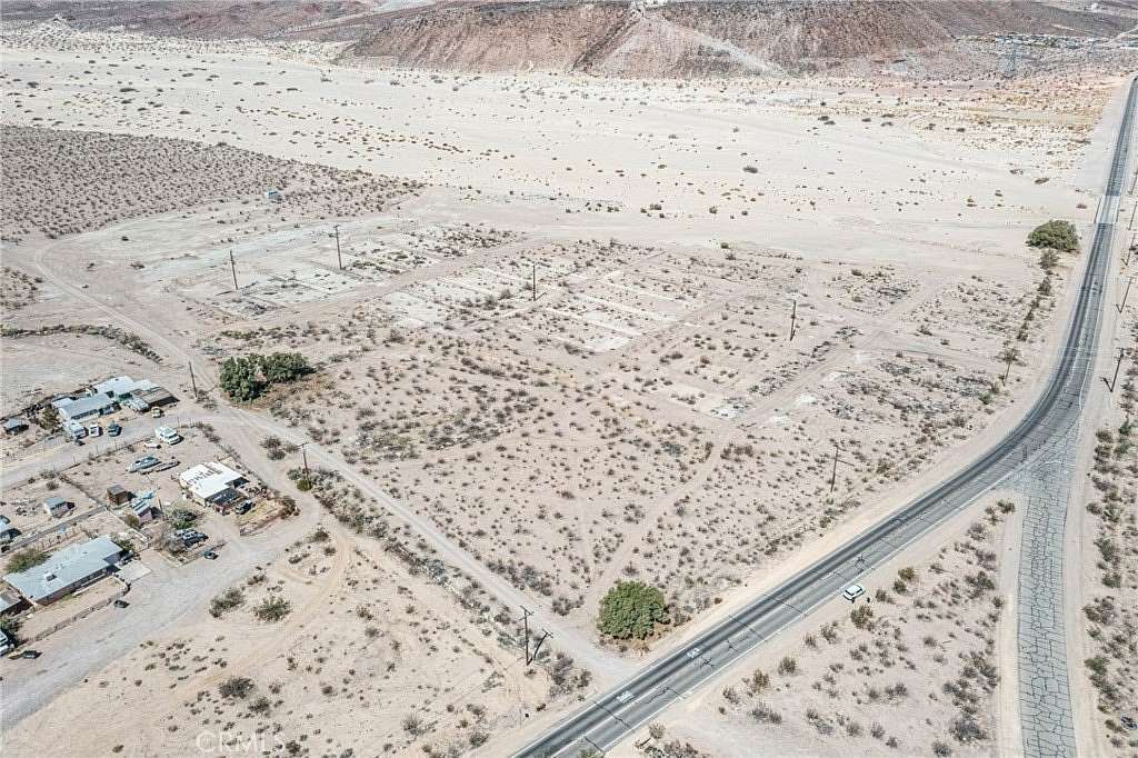 33.43 Acres of Land for Sale in Daggett, California