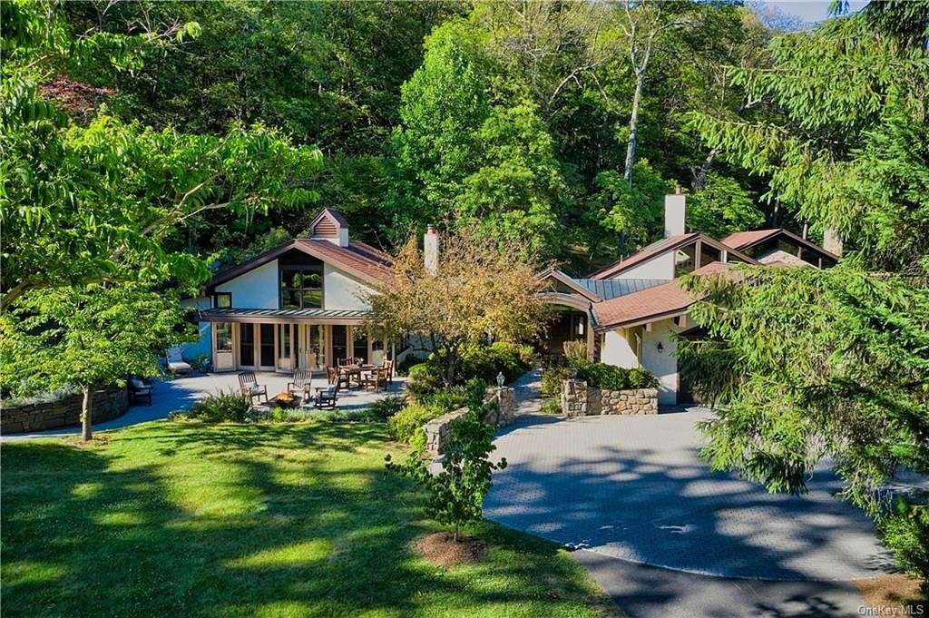 36.5 Acres of Land with Home for Sale in Tuxedo Park, New York