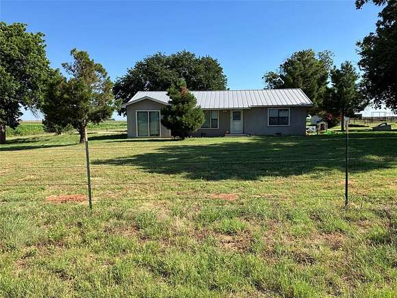 3.19 Acres of Residential Land with Home for Sale in Seymour, Texas