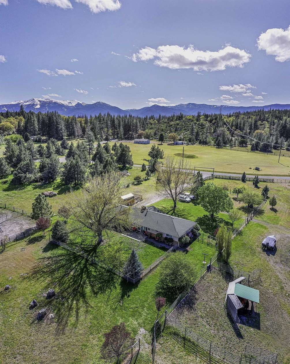 9.3 Acres of Land with Home for Sale in Weed, California