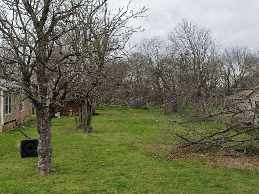 0.132 Acres of Land for Sale in Corsicana, Texas