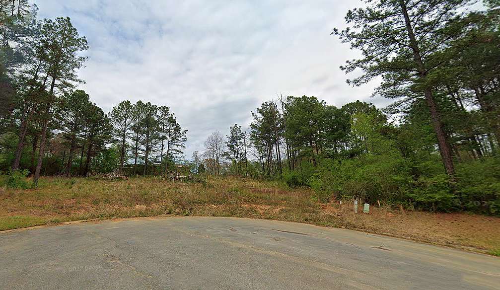 0.76 Acres of Residential Land for Sale in Milledgeville, Georgia