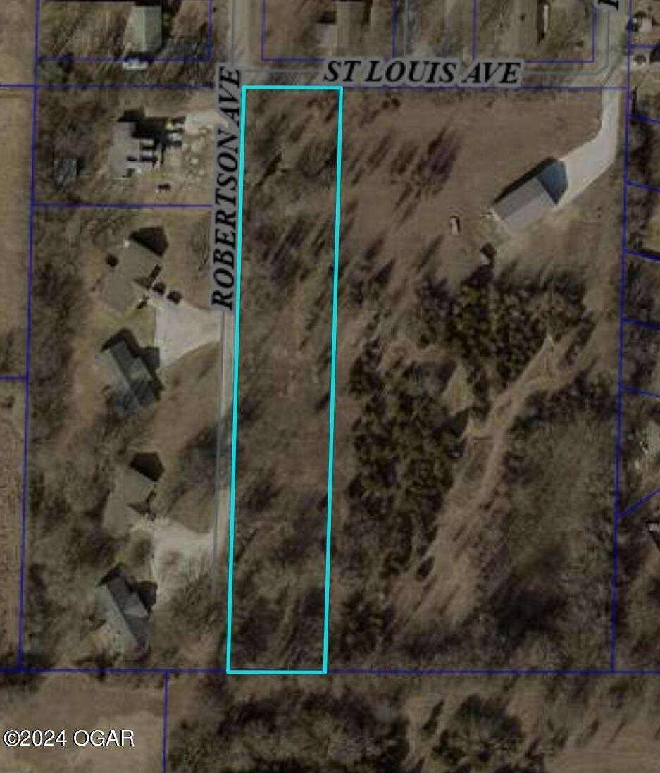 1.65 Acres of Residential Land for Sale in Carthage, Missouri