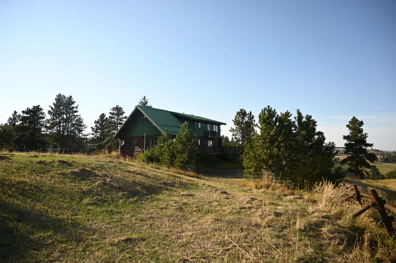 286.79 Acres of Land with Home for Sale in Joliet, Montana