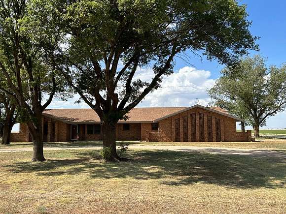 2.678 Acres of Residential Land with Home for Sale in Levelland, Texas