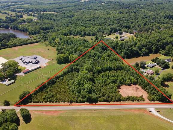 9.46 Acres of Residential Land for Sale in Campobello, South Carolina