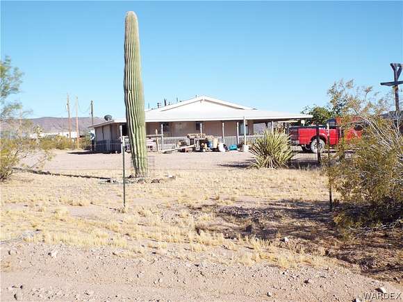 3.06 Acres of Residential Land with Home for Sale in White Hills, Arizona