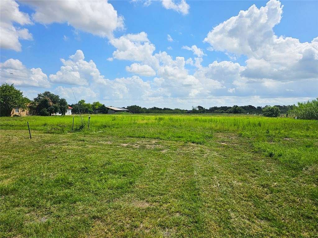 2.35 Acres of Residential Land for Sale in Kingsbury, Texas