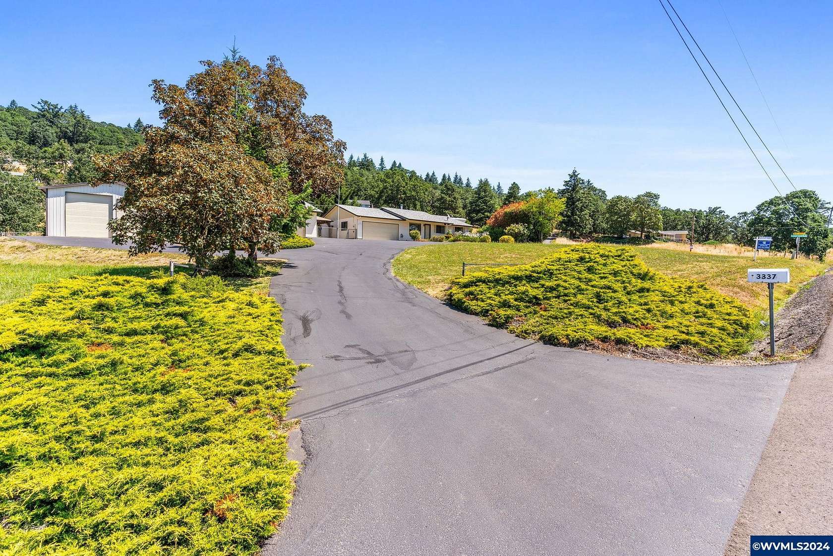 2.05 Acres of Residential Land with Home for Sale in Jefferson, Oregon