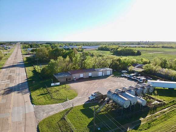 1.126 Acres of Commercial Land for Sale in Paris, Texas