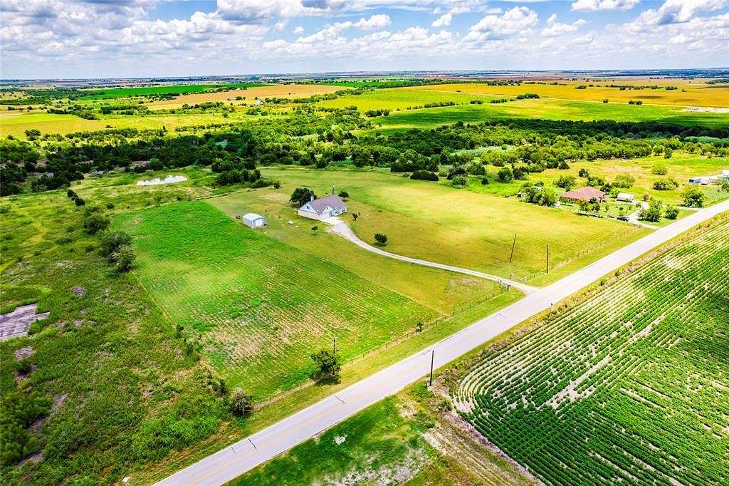 10 Acres of Improved Mixed-Use Land for Sale in Manor, Texas