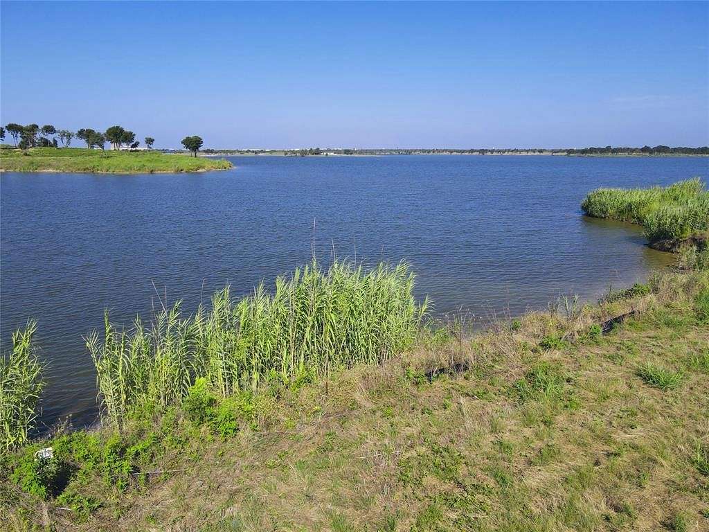 1.372 Acres of Residential Land for Sale in Corsicana, Texas