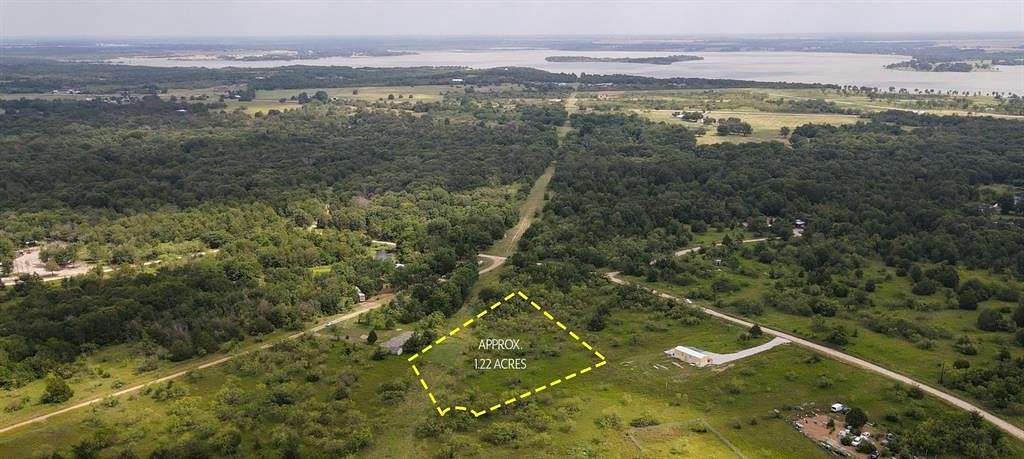 1.22 Acres of Residential Land for Sale in Corsicana, Texas