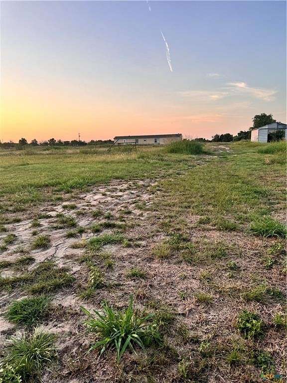 10 Acres of Improved Residential Land for Sale in Holland, Texas