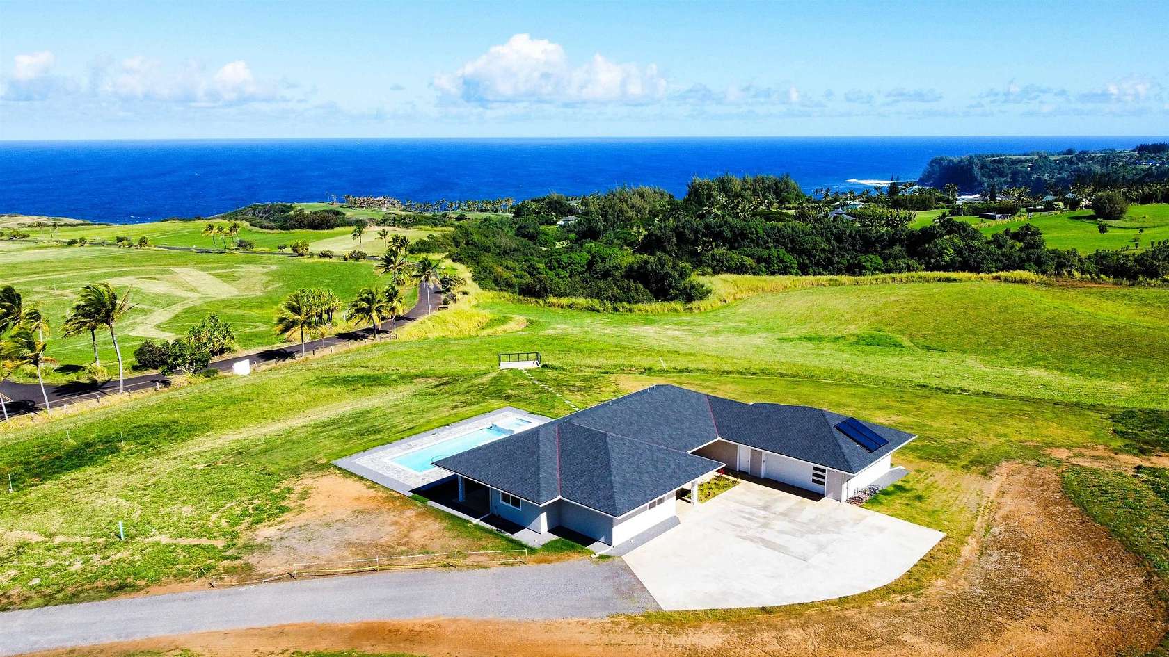 25.829 Acres of Land with Home for Sale in Haʻikū, Hawaii