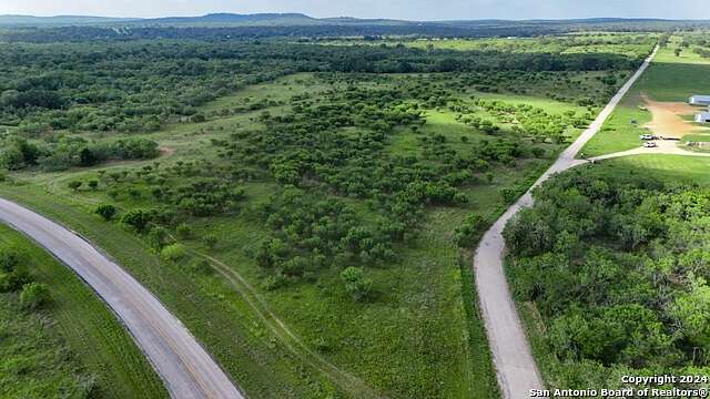 10 Acres of Recreational Land & Farm for Sale in Seguin, Texas