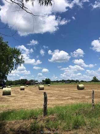 10.01 Acres of Land for Sale in Hearne, Texas
