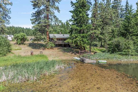 121.7 Acres of Land with Home for Sale in White Salmon, Washington