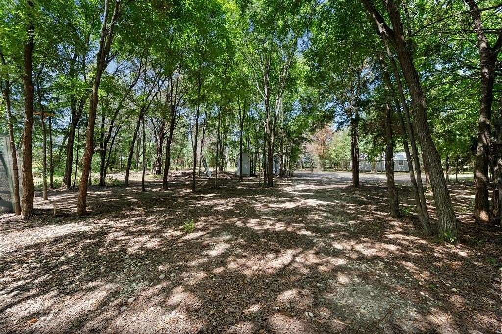 1.39 Acres of Residential Land for Sale in Corsicana, Texas