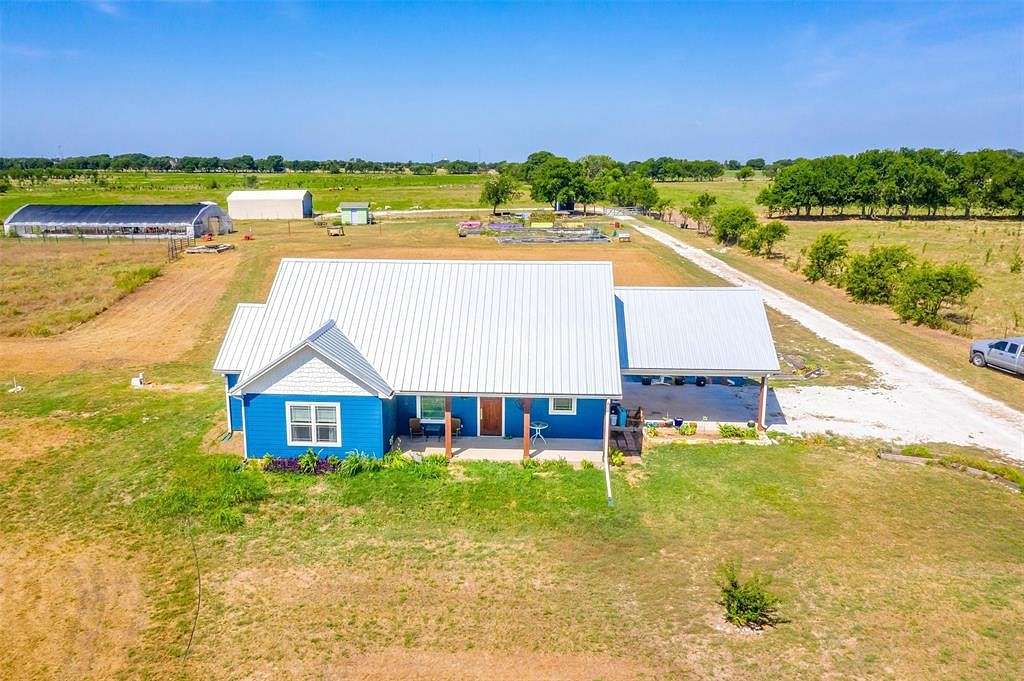 20 Acres of Agricultural Land with Home for Sale in Hillsboro, Texas
