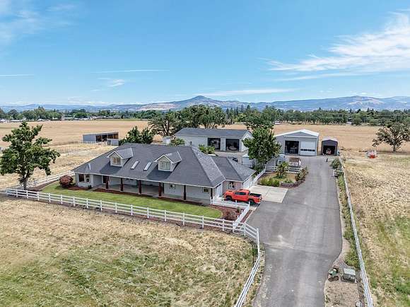 5.57 Acres of Land with Home for Sale in Medford, Oregon