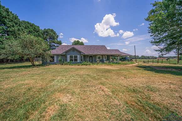 20.414 Acres of Land with Home for Sale in Hallsville, Texas