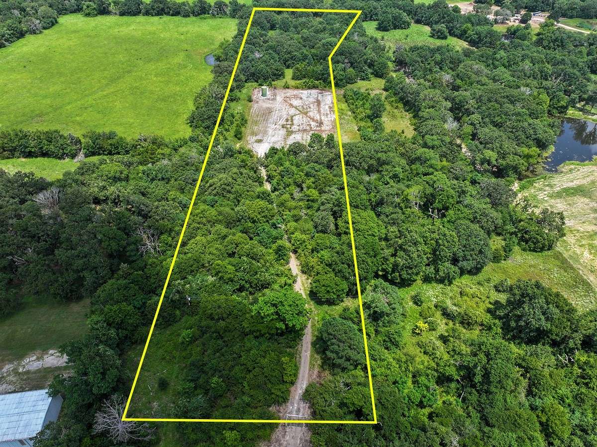 9.75 Acres of Residential Land for Sale in Fairfield, Texas