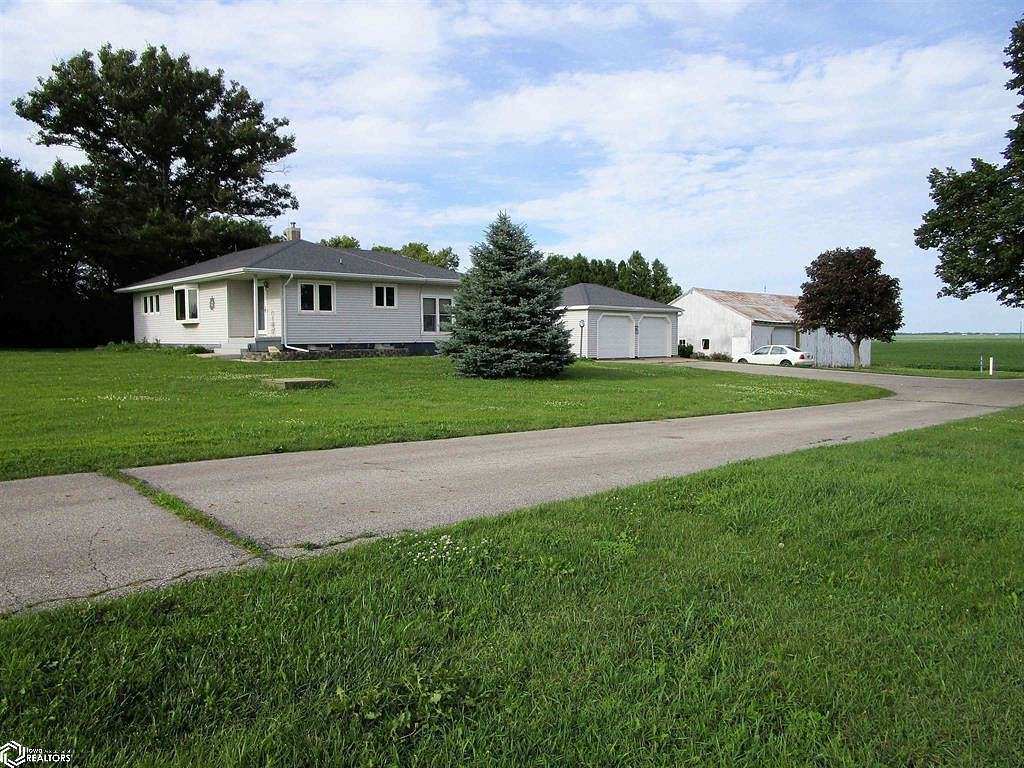 2.5 Acres of Residential Land with Home for Sale in Iowa Falls, Iowa