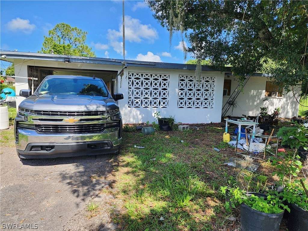 2 Acres of Residential Land with Home for Sale in Immokalee, Florida
