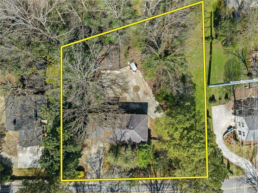 0.9 Acres of Residential Land with Home for Sale in Atlanta, Georgia