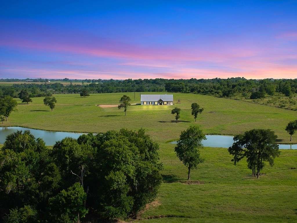 37.93 Acres of Agricultural Land with Home for Sale in Washington, Texas