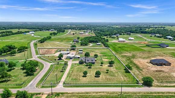 5 Acres of Land with Home for Sale in Whitesboro, Texas