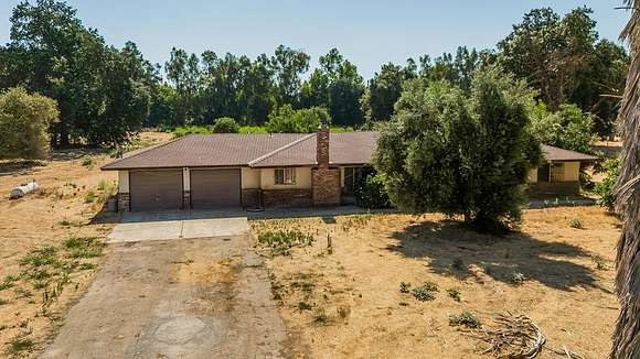 2.3 Acres of Residential Land with Home for Sale in Sanger, California