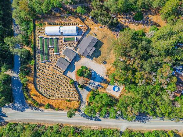 3 Acres of Land with Home for Sale in Grants Pass, Oregon