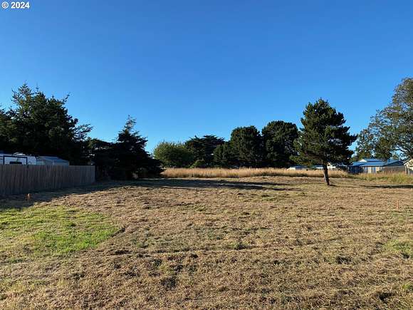 0.12 Acres of Mixed-Use Land for Sale in Bandon, Oregon