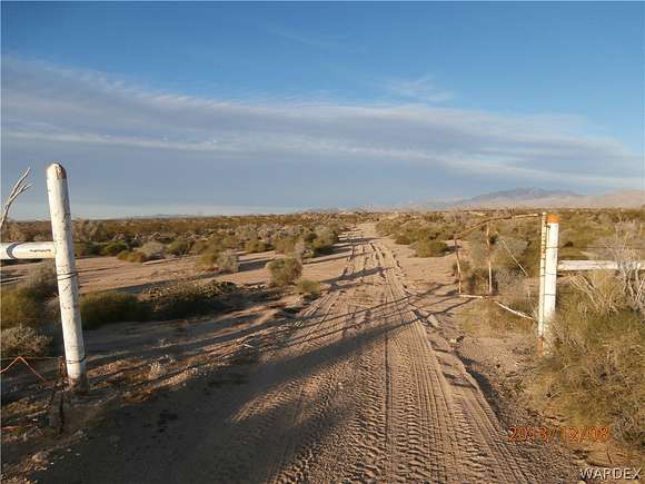 19.5 Acres of Land for Sale in Yucca, Arizona